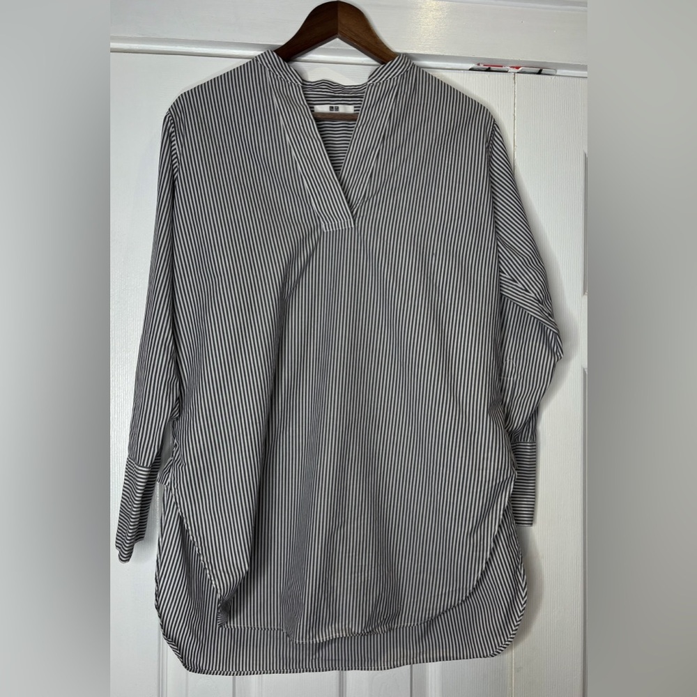 Uniqlo‎ Grey and White Striped Tunic Blouse Oversized Size Small EUC